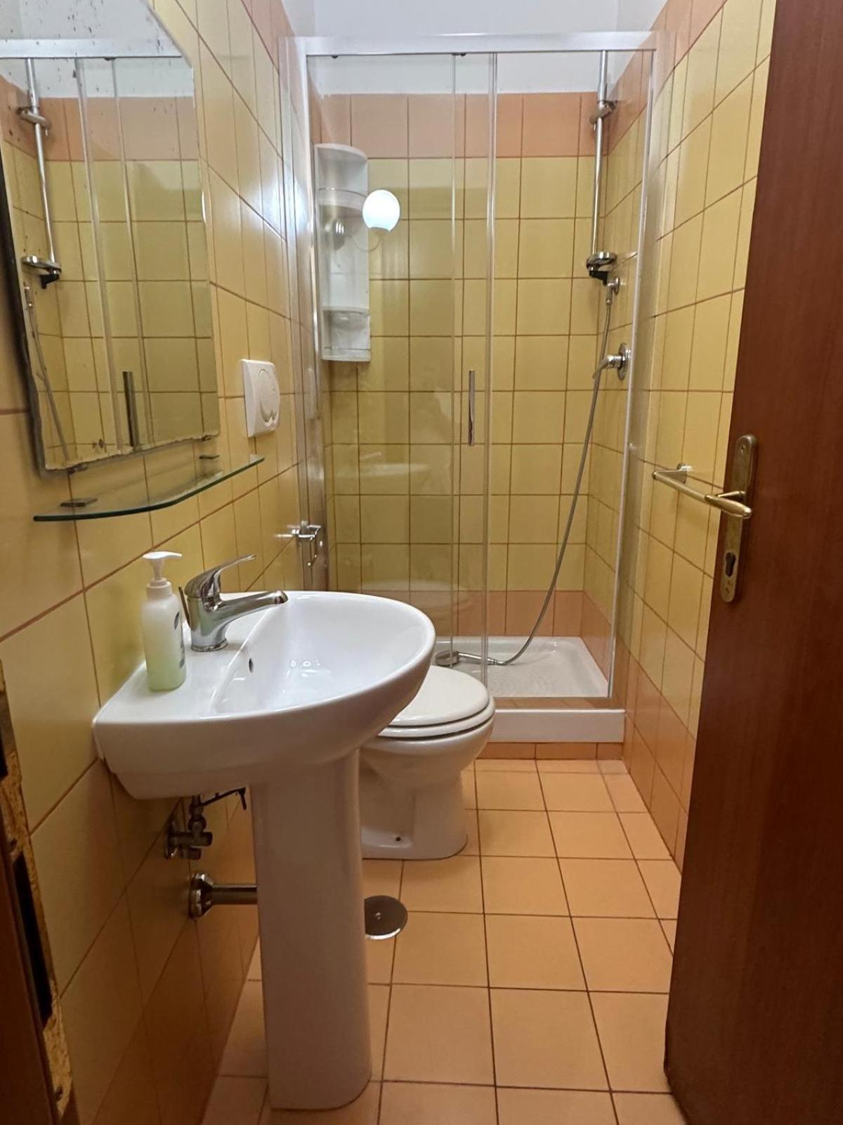 Near Termini Station Hotel Рим Екстериор снимка